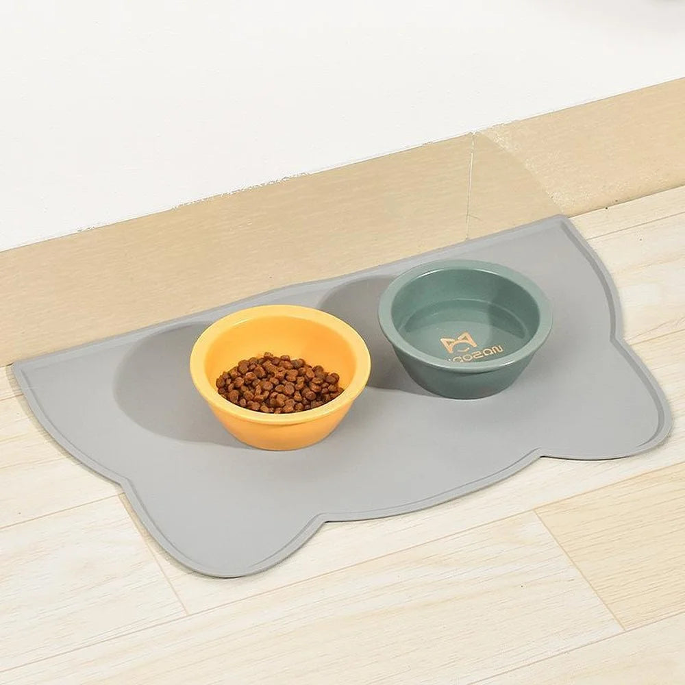 Ultimate Waterproof & Non-Slip Pet Placemat - Spill-Proof Dining for Cats & Dogs